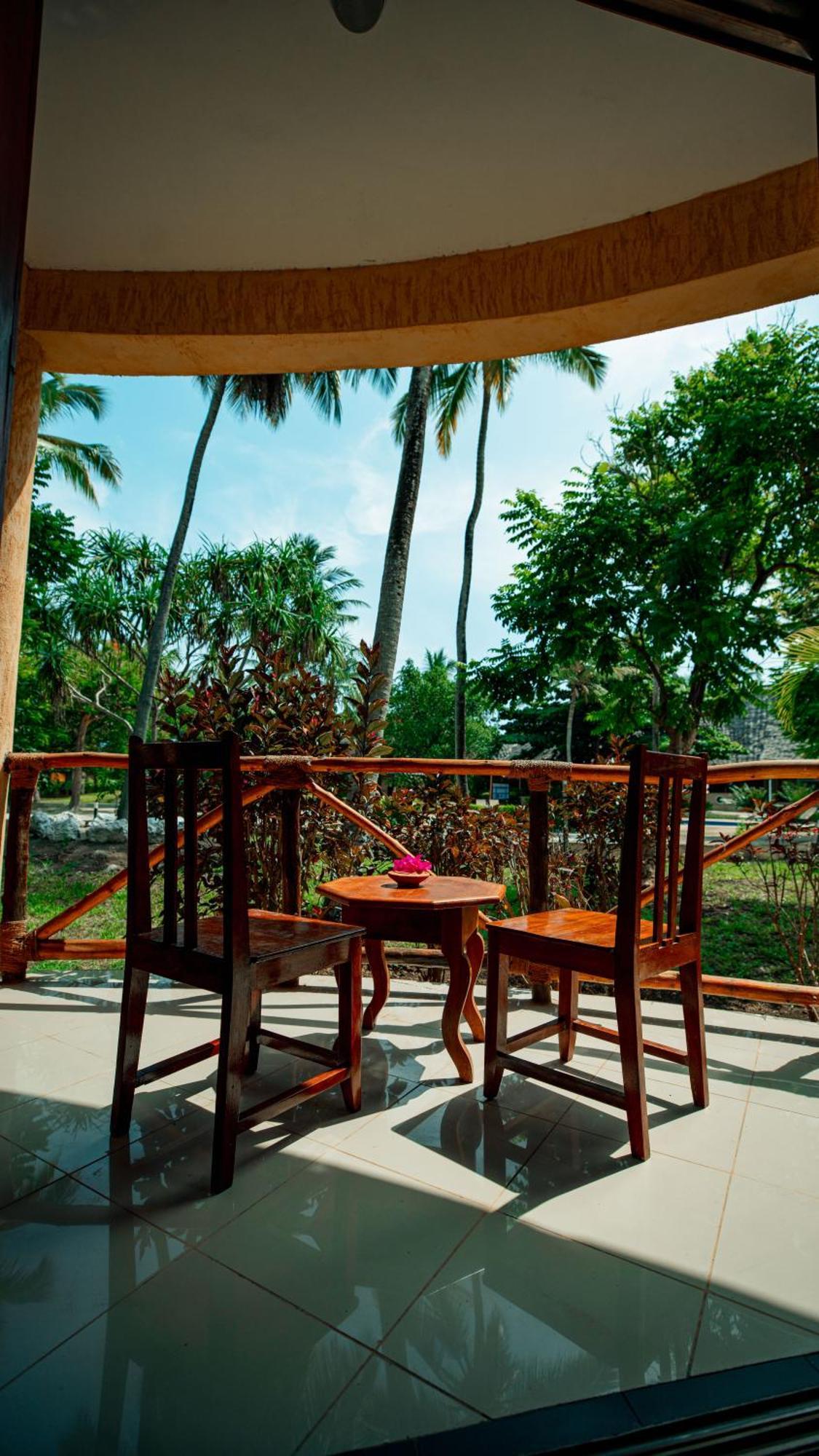 Sansi Kae Beach Resort Michamvi Екстериор снимка