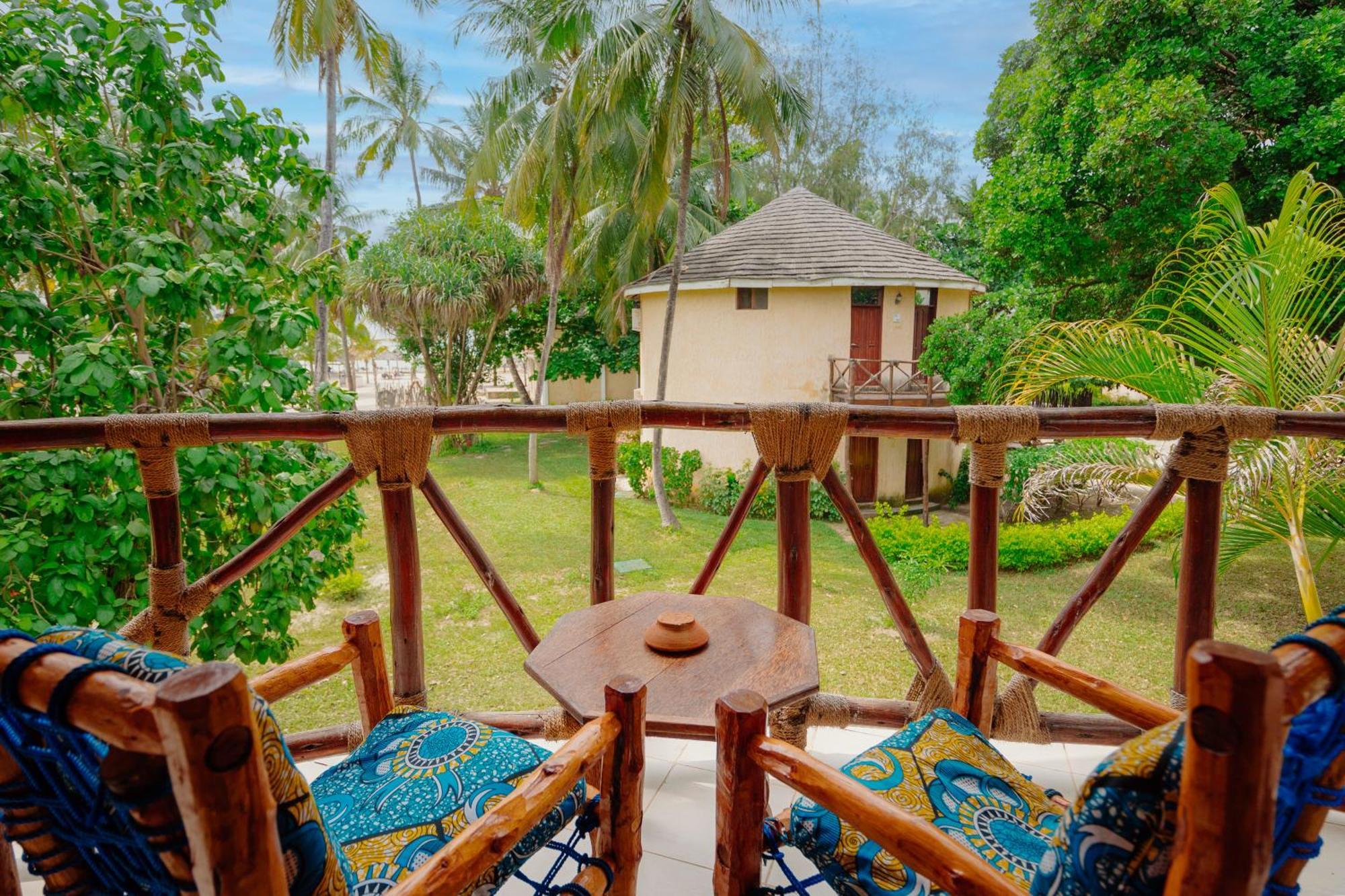 Sansi Kae Beach Resort Michamvi Екстериор снимка