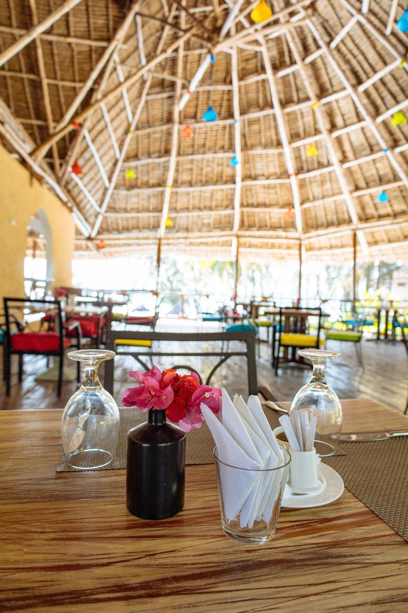 Sansi Kae Beach Resort Michamvi Екстериор снимка