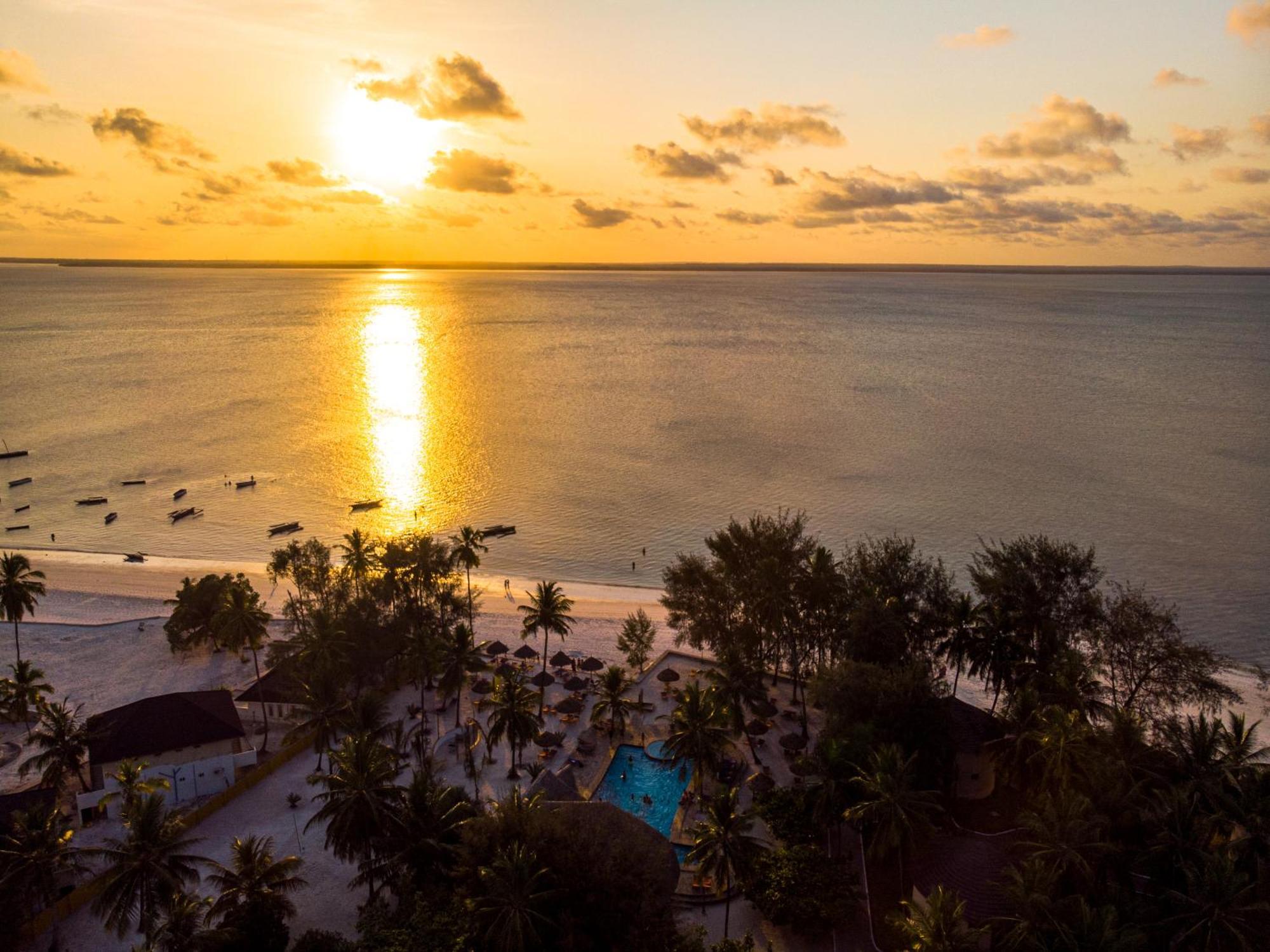 Sansi Kae Beach Resort Michamvi Екстериор снимка