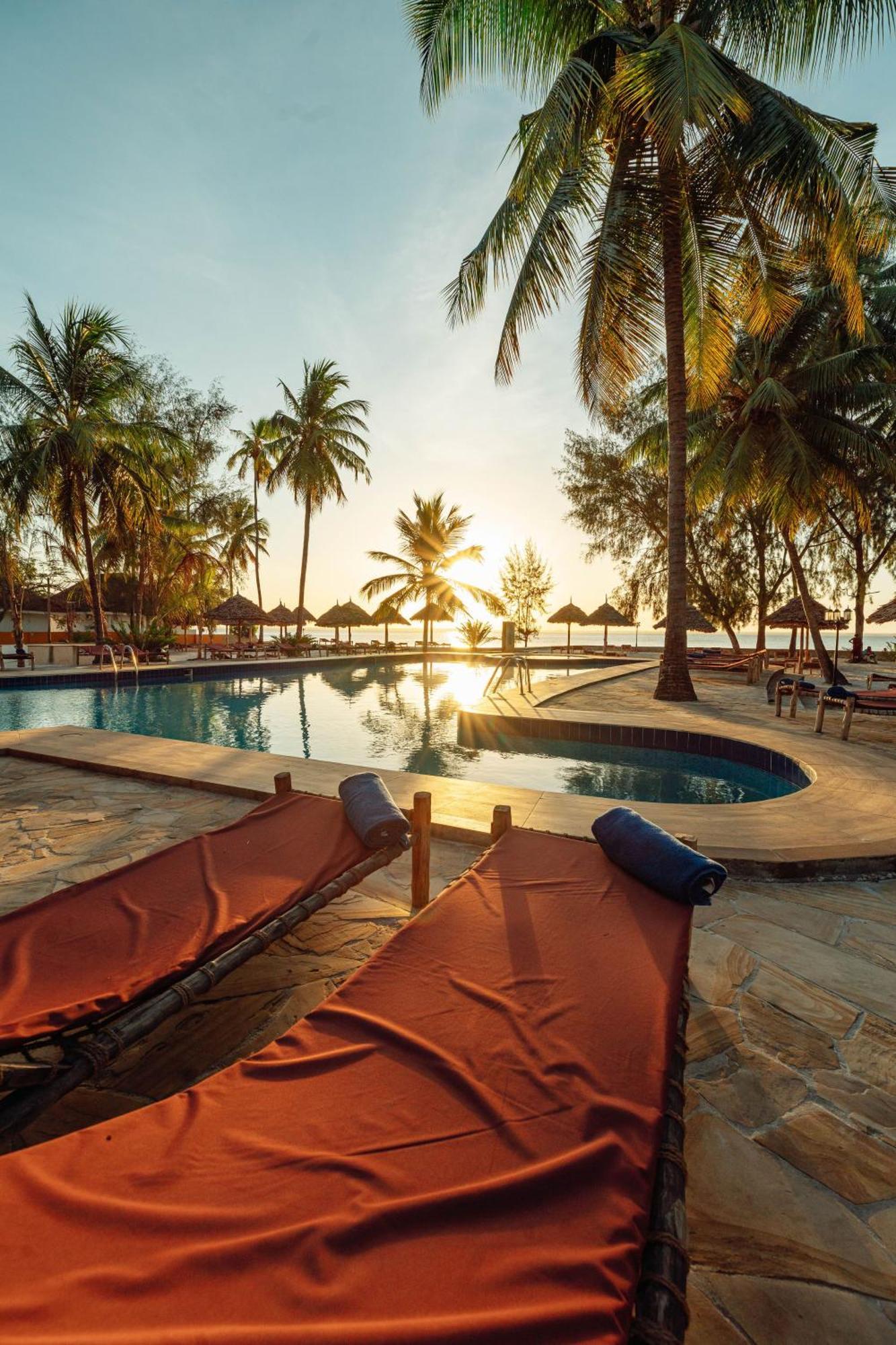 Sansi Kae Beach Resort Michamvi Екстериор снимка