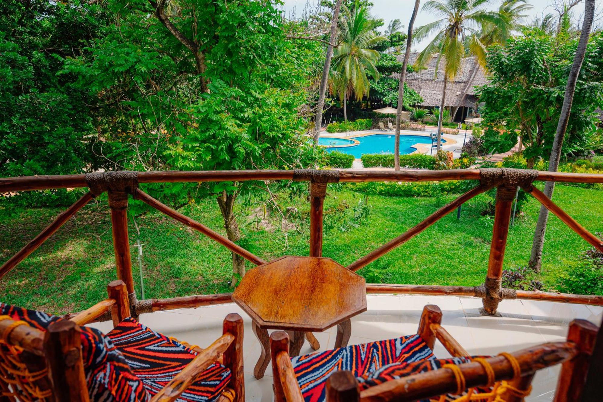 Sansi Kae Beach Resort Michamvi Екстериор снимка